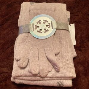 NY&CO beautiful 3pc women polka dot scarf, lavender hat, and gloves gift set